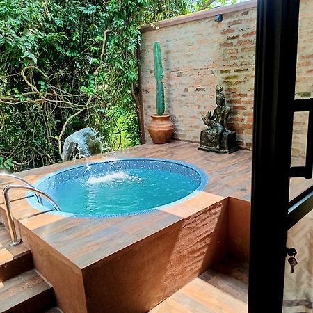 كاتوناياكى Airport Villa Kamatha -Foreign Booking Only المظهر الخارجي الصورة